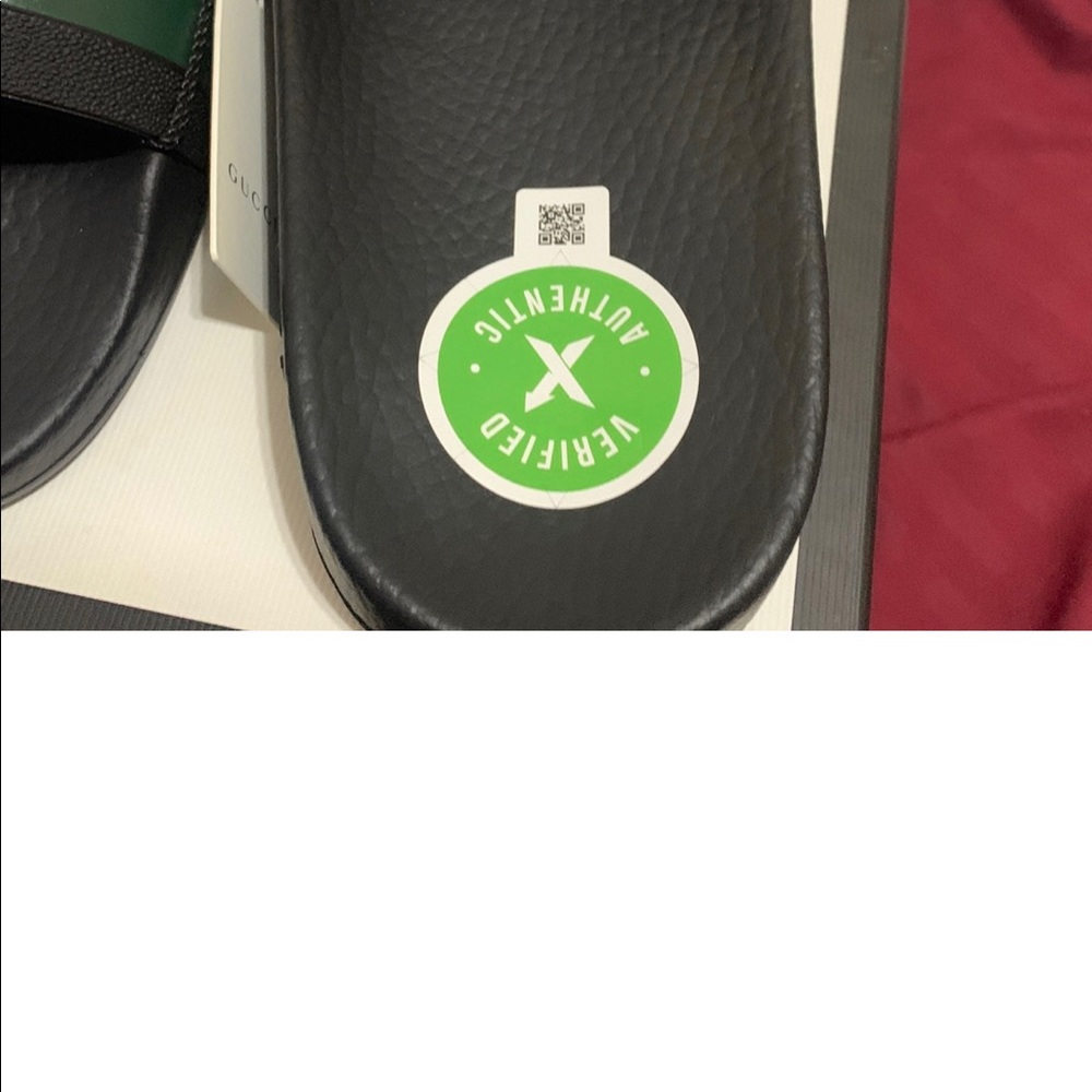 Gucci flip flops size 11